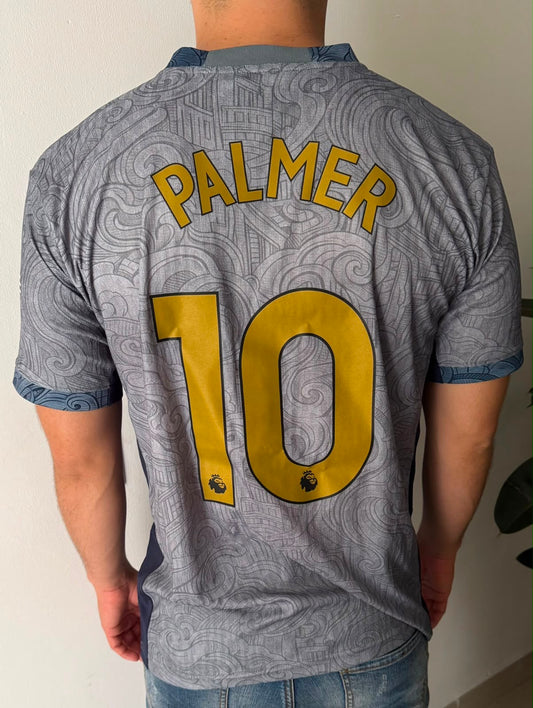 Camiseta Chelsea FC x Fred Perry Gris – Edición Especial